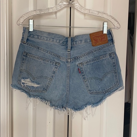 Levi’s Denim Shorts - Picture 2 of 2